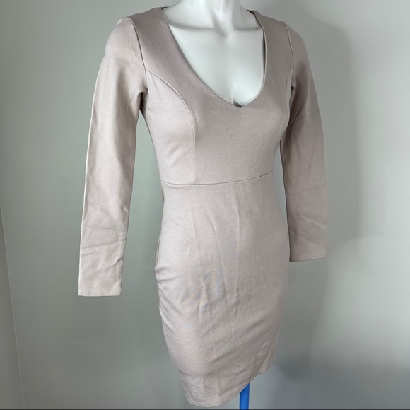 🌟🌟SOLD🌟🌟FASHION NOVA nude V-neck dress cut out shoulders S - Picture 3 of 13